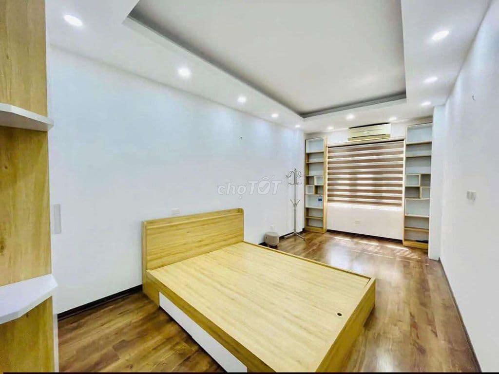 Hiếm. Nhà Dịch Vọng Hậu, ô tô đỗ,full nội thất, ra phố chỉ 70m,39m2*5T - Ảnh 2