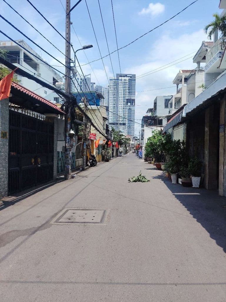 Q7. Nhà 3 tầng đúc HXH gần Nguyễn Thị Thập, có 4PN,PK,Bếp...Nhỉnh 5tyX