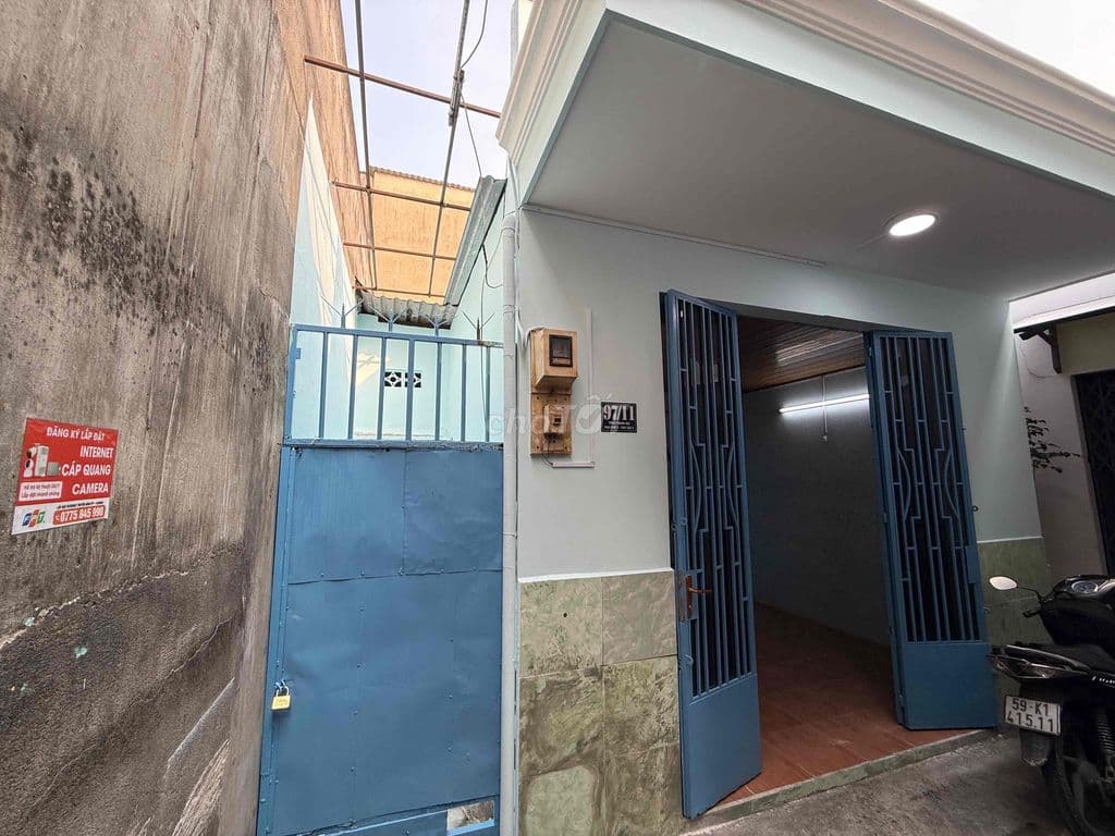 NHÀ 36.3M2 ( CẤP 4 ) NGAY CHỢ ĐÊM BÀ HOM - GIÁ : 2 TỶ 600 ( TL )
