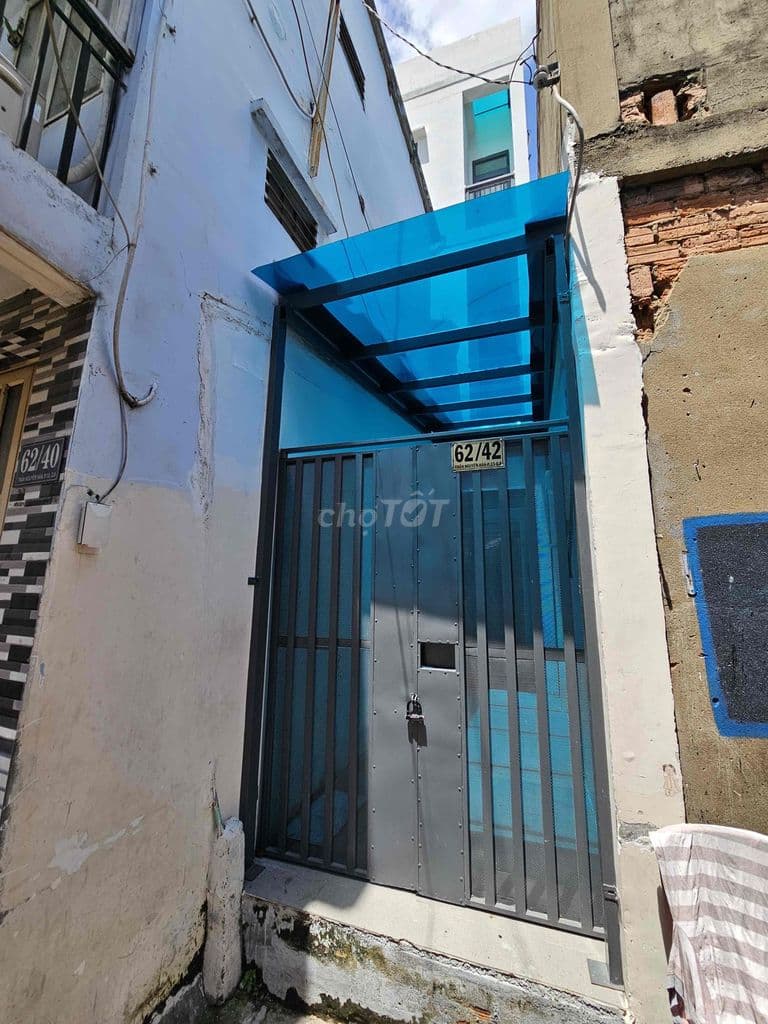 Nhà xây mới,rất kiên cố,sổ hồng riêng