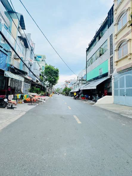Mặt Tiền chính Phong Phú , trệt 2 lầu đúc BTCT ( SH hoàn công ) - Ảnh 2