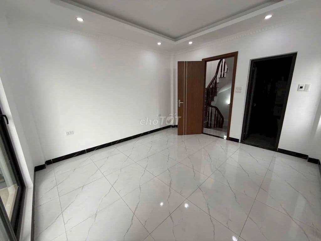 BÁN NHÀ LONG BIÊN BÁT KHỐI 32M 5T CHỈ 10M RA OTO TẢI CHỈ 5,95 TỶ - Ảnh 3