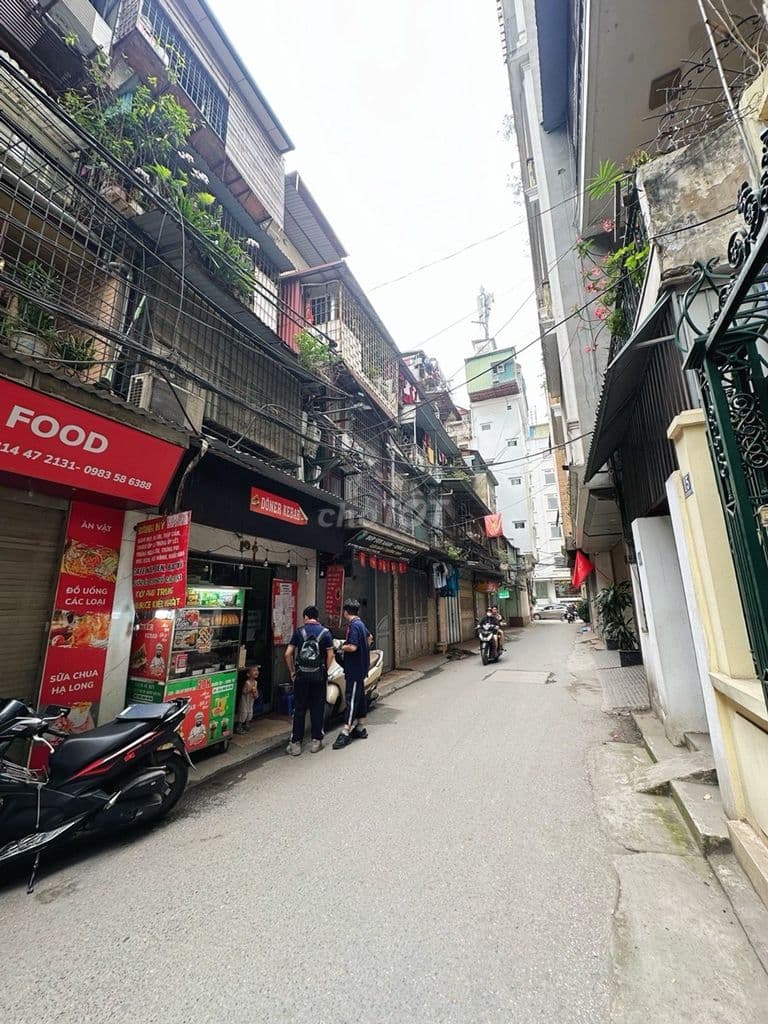 TẦNG 1 Ô TÔ TRÁNHnSÁT BỆNH VIỆN BẠCH MAI MỞ PHÒNG KHÁM KINH DOANH ĐỈNH