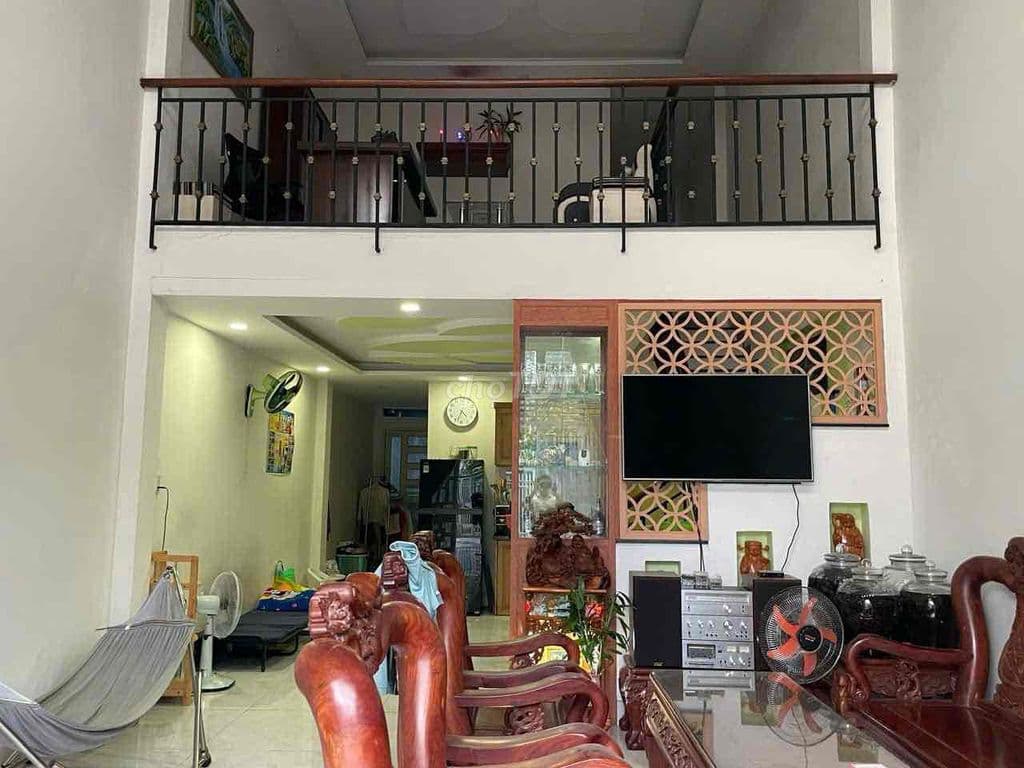 NHÀ MẶT SÔNG ÔNG ĐỤNG. 5 x 26m2. Giá: 6.4 tỷ