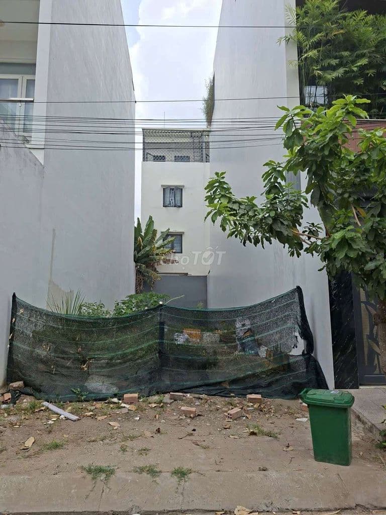 Cần Bán Gầp Lô Đầt Đường DưƠng Thị Giang .DT 4,5 X18 .Giá 8 tỷ 7 có sổ