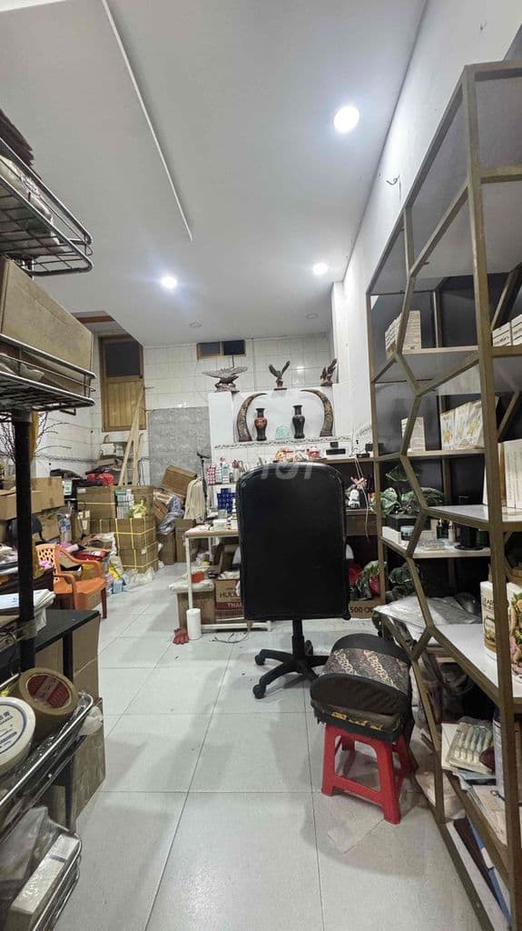 Bán nhà hẻm Âu cơ 64m2 có 5p