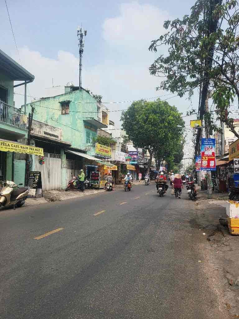 NGAY CHỢ,VÒNG XOAY ĐẦM SEN,MT LẸ MỚI CÒN