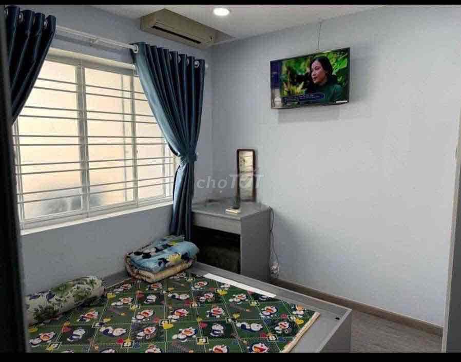 Nhà đẹp ở ngay,có 2 phòng ngủ. DT 4 x 12m