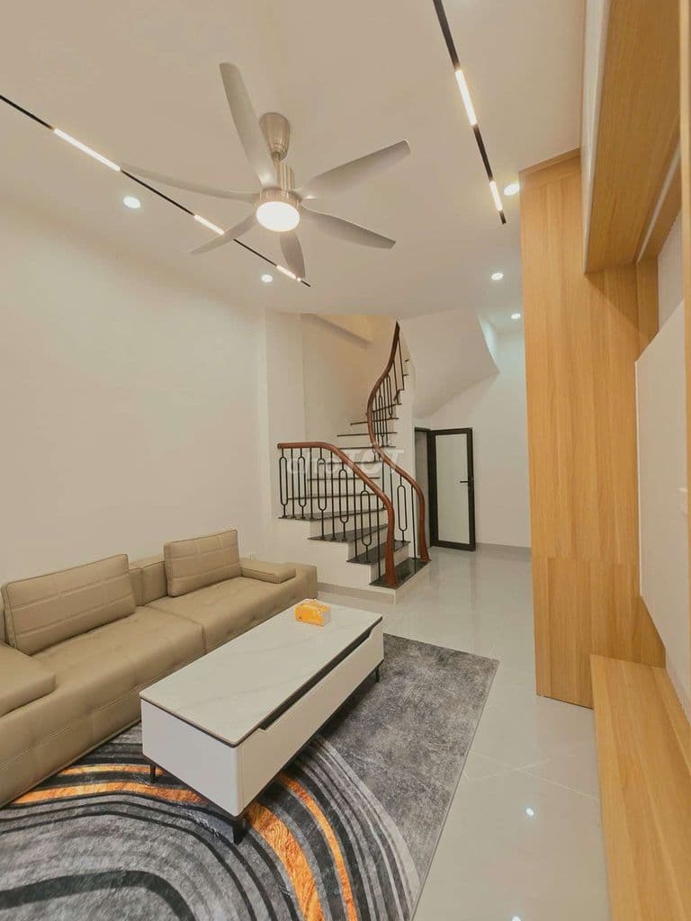 bán nhà Võ chí Công Tây Hồ 30 m 4 tâng mặt tiền 3,5mét chỉ 79 tỷ