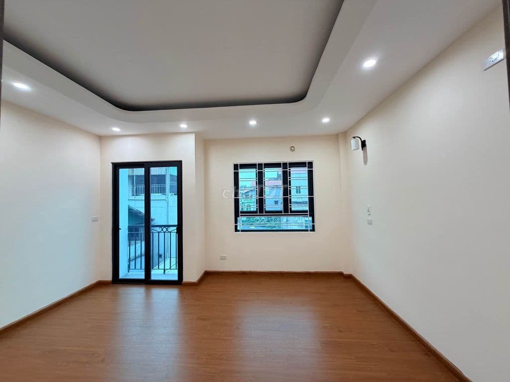 HIẾM, NHÀ ĐẸP 5 TẦNG, CÓ VƯỜN, NGAY TRUNG TÂM CỰ KHỐI