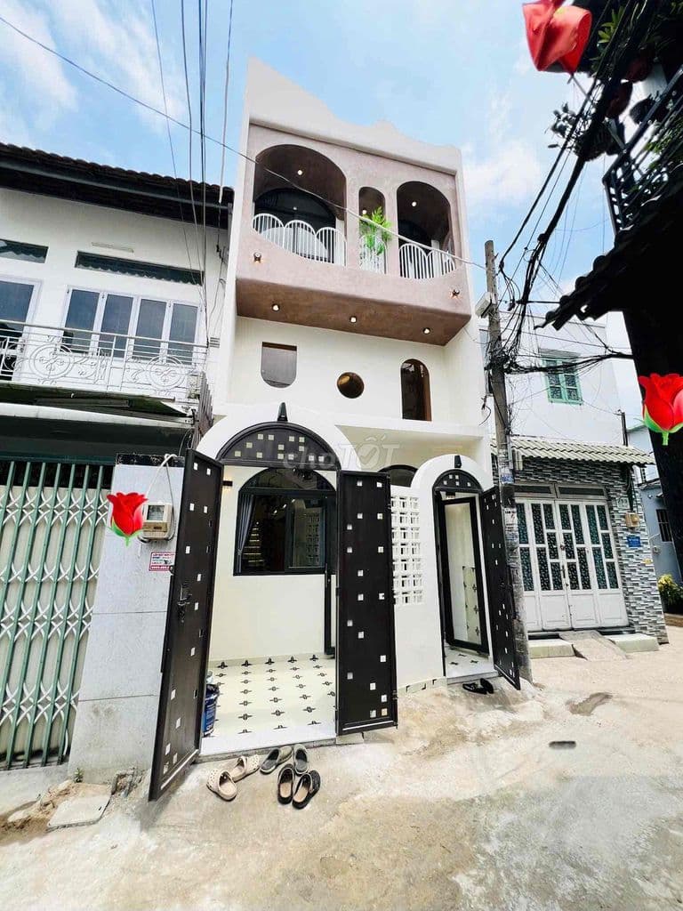 3 TẦNG - 3PN - FULL NỘI THẤT - 4,2 X 10 - HẺM XE HƠI Phạm Văn Chiêu GV