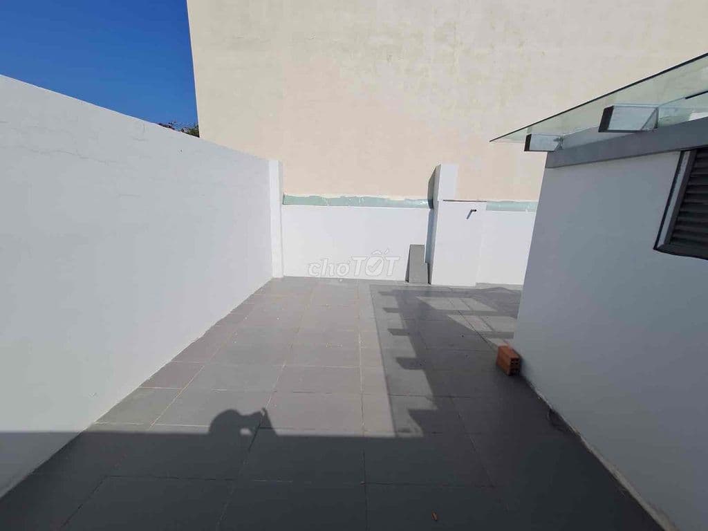 HẺM XE HƠI 5M - NHÀ MỚI VÀO Ở LIỀN 3 TẦNG - GẦN CHỢ NÔNG SẢN THỦ ĐỨC - Ảnh 3