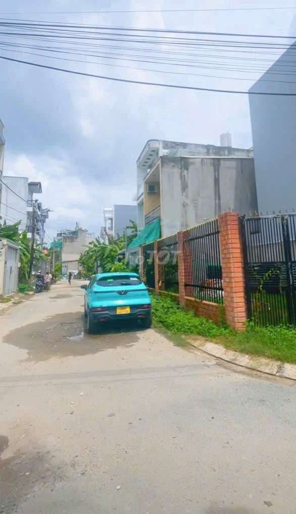 Chính chủ bán gấp lô đất ngay UBND Long Trường 68m2 vuông, chỉ 4.95 tỷ