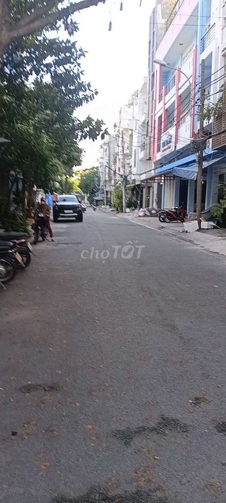 lý thường kiệt đường 10m 4 x10 3 lầu gần BV thống nhất gần cx bắc hải