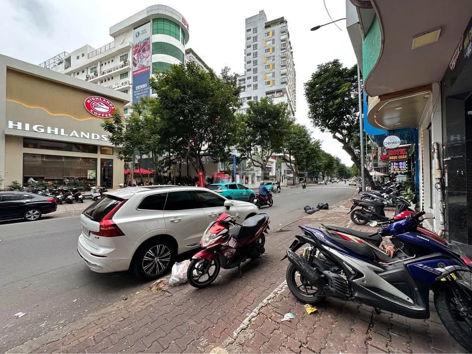 Tôi kẹt bán gấp nhà MT Phạm Hùng 3lau,Q8,thuê 38tr/th,5.5x17m,giá lỗ - Ảnh 2