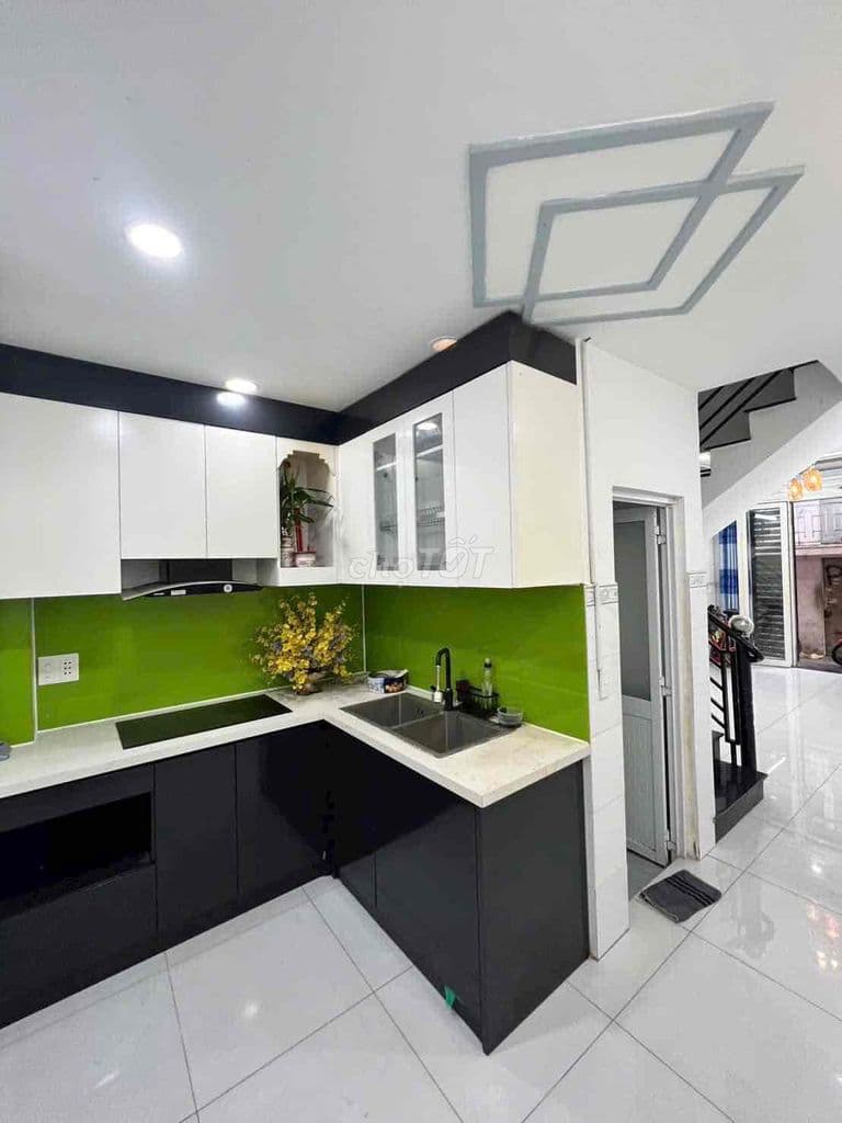 Nhà 2 lầu hẻm 64 Bùi Văn Ba co 4PN3WC sổ rieng - Ảnh 3