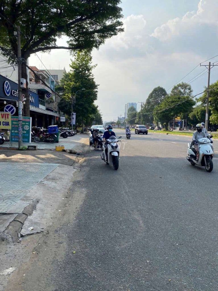 Bán nhà khu Tên Lửa, MT đường Số 7, DT 12 x 20m, cấp 4, giá 58 tỷ - Ảnh 3