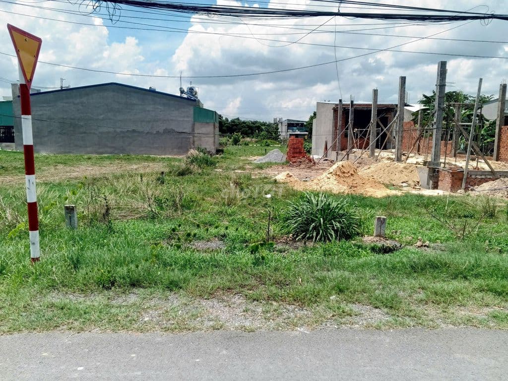 Bán lô đất Ngay Nguyễn Văn Khạ, 120m2 Sổ hồng riêng, Đường oto, 1.1 Tỷ