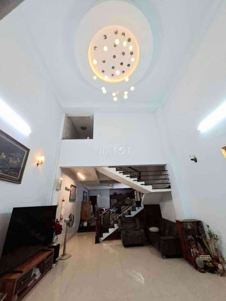 HXH Thống Nhất, ~95 m2, ngang ~5,5m, nhà 5 tầng, nhỉnh 8 tỉ.