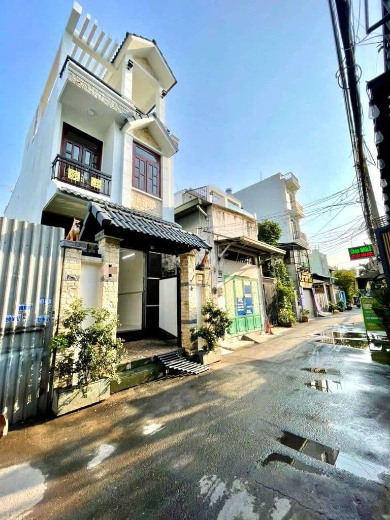 Nhà trệt hai lầu 4PN Hiệp Bình hẻm 1 sẹc - Ảnh 2