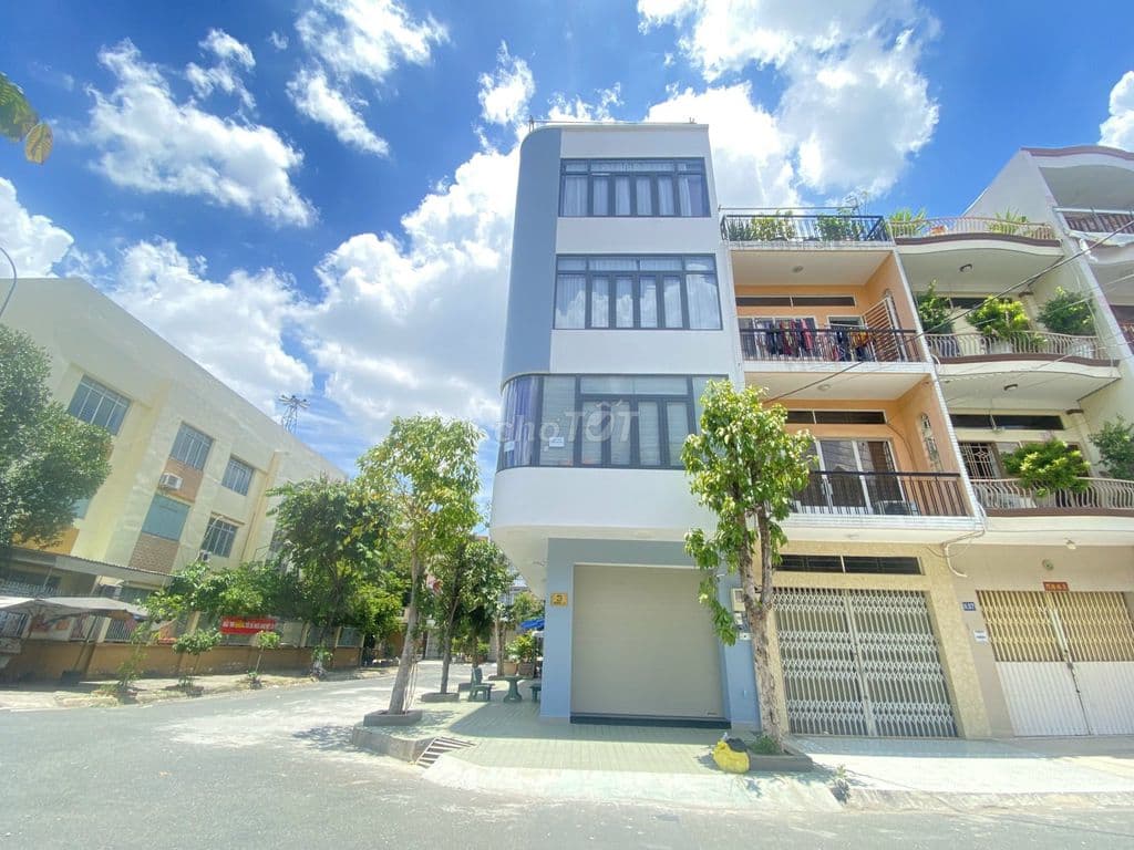 Chính chủ cần bán nhà góc hai mặt tiền!