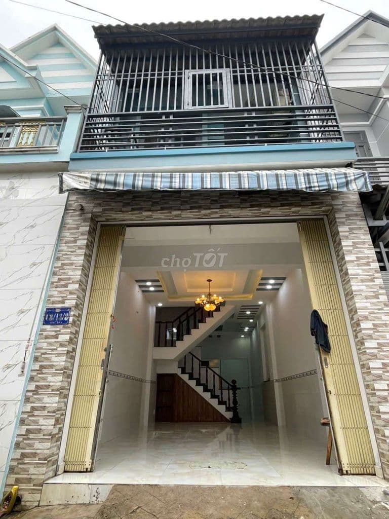 Nhà đẹp Ngay chợ bách hóa xanh tiệm vàng DT:4m*13m lầu suốt 3pn,2w