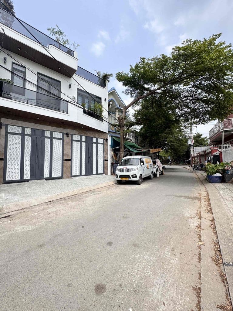 Bán Nhà 2 Lầu 7,3 x 11 Sổ Hồng Đường 8m Gần Cầu Dừa - Ảnh 2