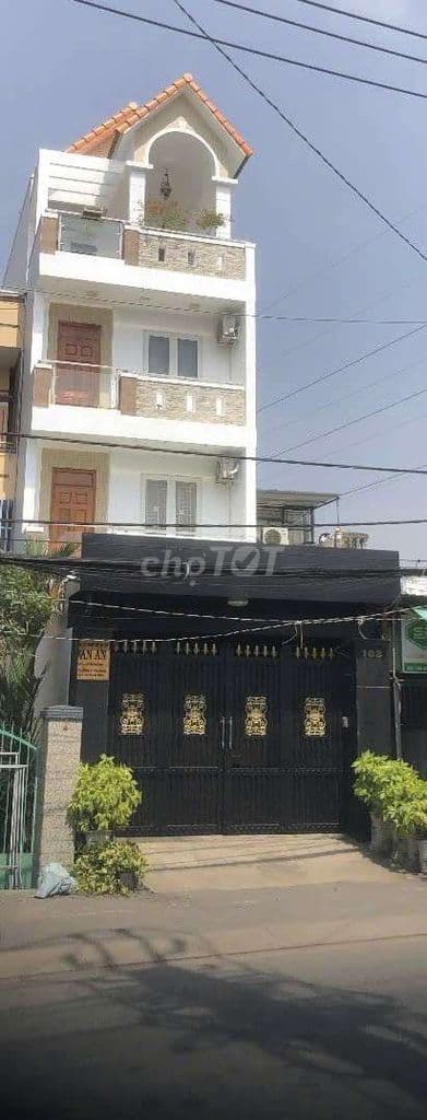 Cần tiền bán gấp nhà mặt tiền 5x30m 4 tầng 16 tỷ 900 triệu