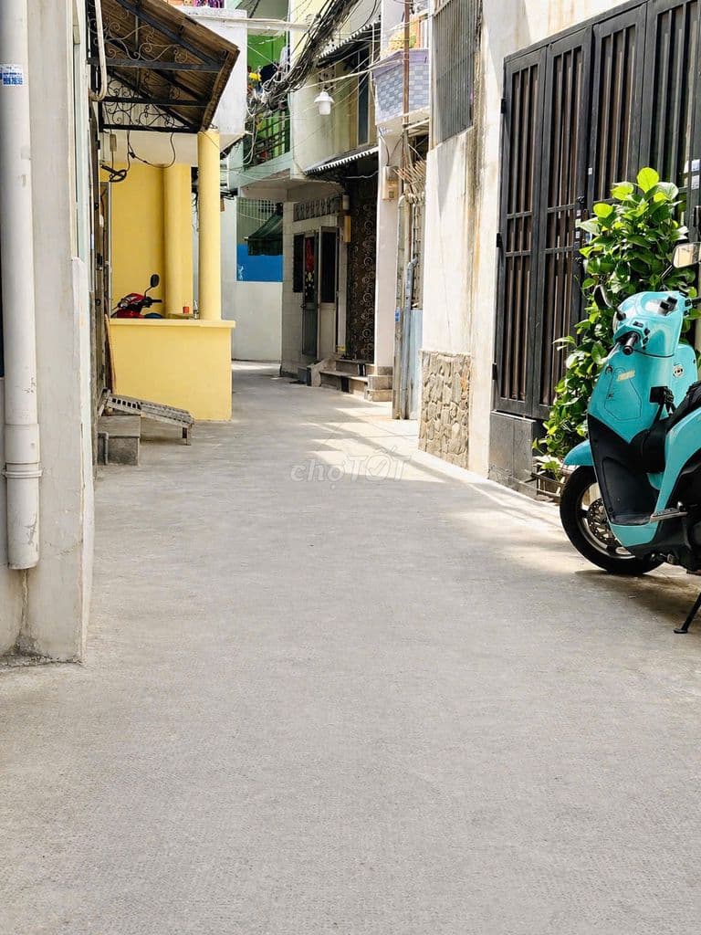 NHÀ ĐẸP Ở LIỀN CMT8 Q10- HẺM ĐẸP- ĐẤT NỞ HẬU- 30M2- NHỈNH 4 TỶ