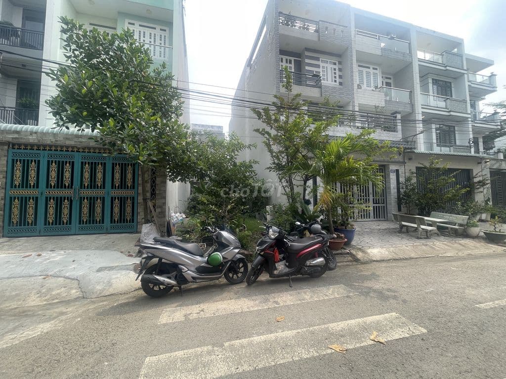 Gấp! Nền 110 m2 (5x22m) hướng Tây Bắc vị trí đẹp tại KDC Phú Lợi