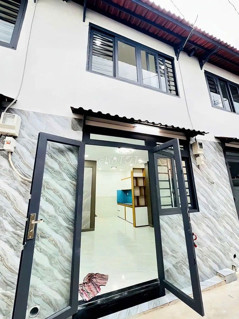 Nhà ở sẹc ngắn Nguyễn Văn Quá gần Giáo xứ Chợ Cầu Giá 1tỷ380tr còn TL