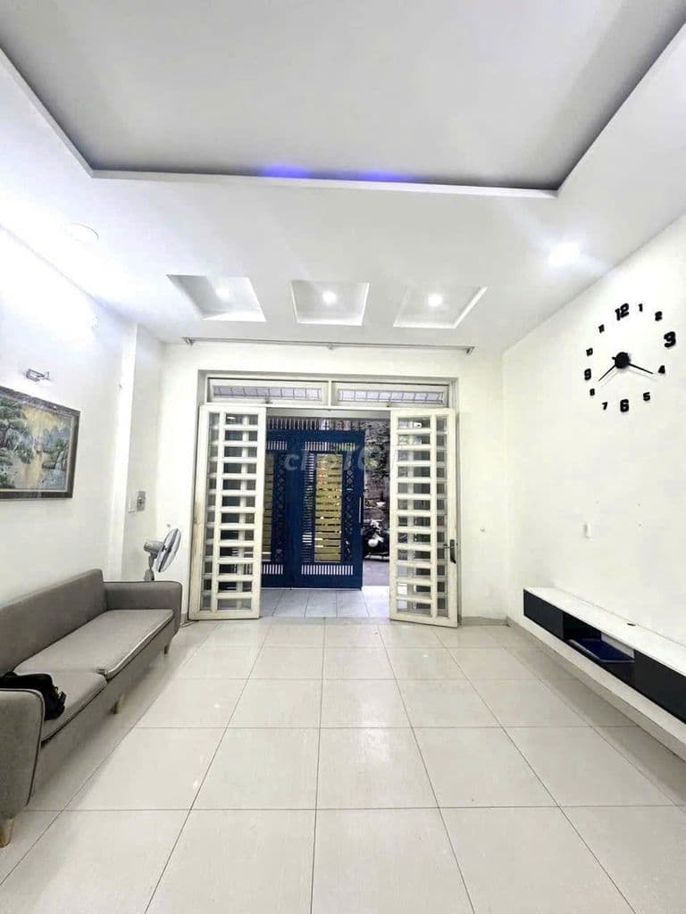 NHÀ ĐẸP 2 TẦNG NGAY DS8 PHỞ HUỲNH TRÂM, ĐƯỜNG THÔNG KDC HỒNG LONG - Ảnh 2