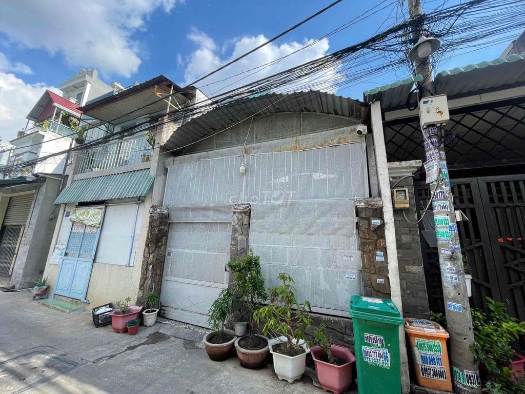 nhà 1 xoẹt ngắn Giác Đạo, Bà Điểm, 4.27m x 18.5m