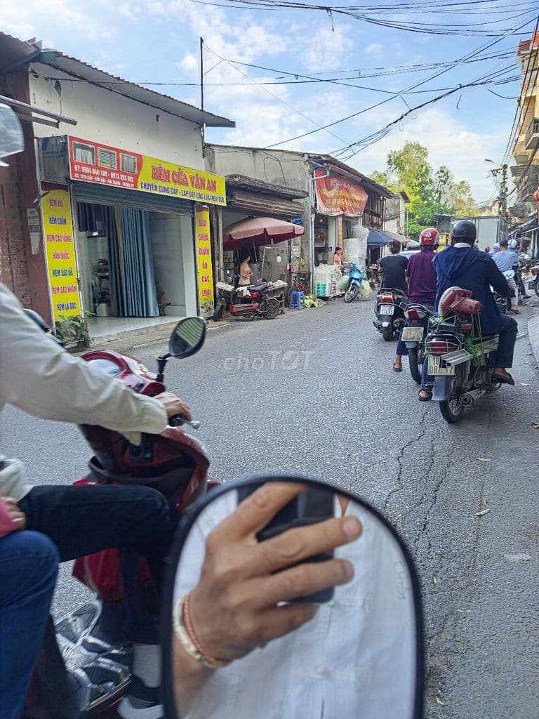 Đẹp quá mặt phố chợ cầu hữu hoà giáp kiến hưng 750 tr kinh doanh đẹp