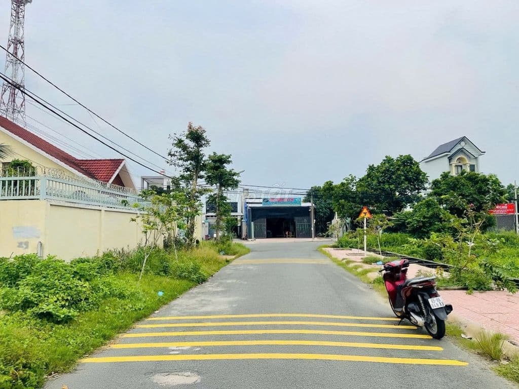 CHỦ KẸT TIỀN BÁN LÔ ĐẤT THỊ TRẤN CỦ CHI 224M2 NGANG 10M, SỔ HỒNG RIÊNG - Ảnh 3