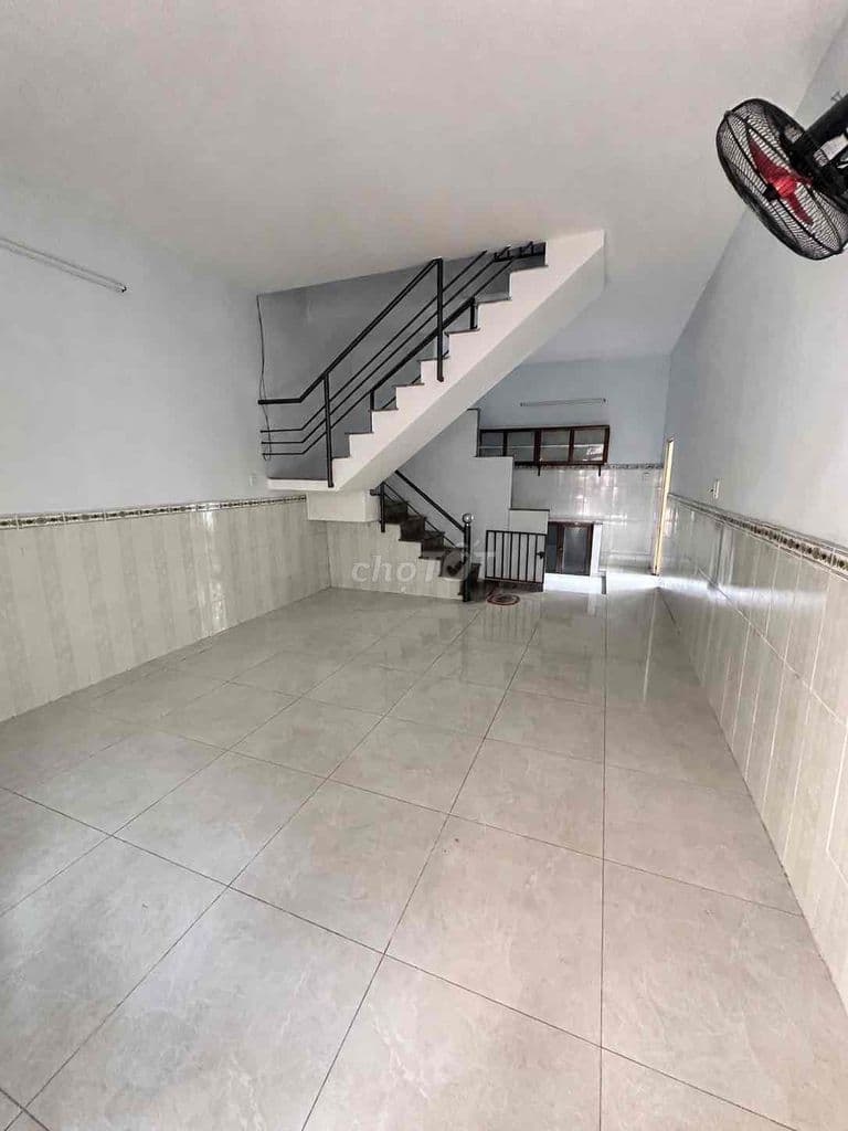 Chỉ 4 tỷ x, 47m2, 2 tầng , Gần Ô Tô, Nguyễn Văn Khối CV Làng Hoa - Ảnh 3