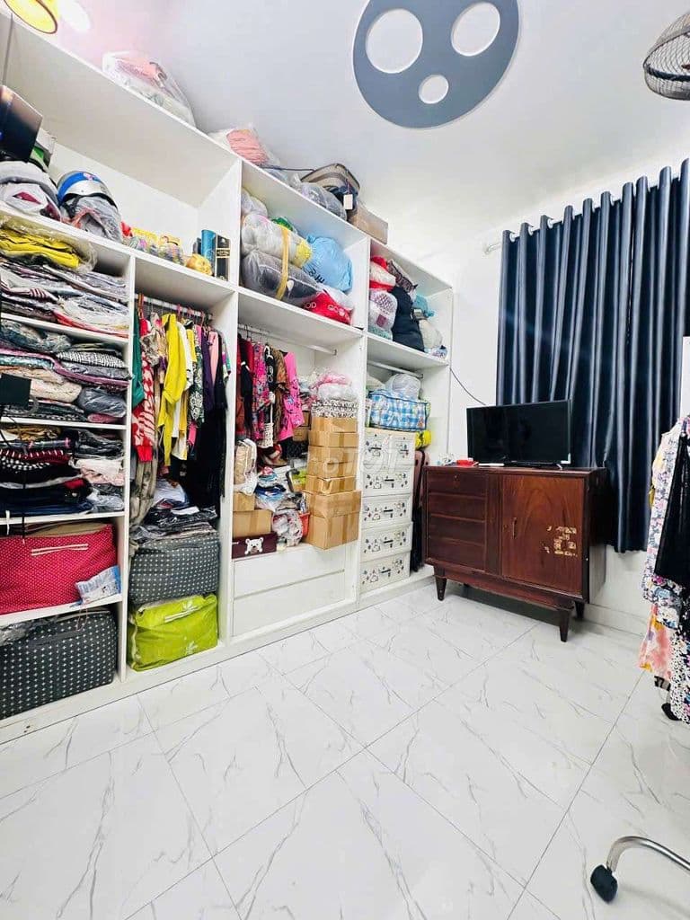 Bán Nhà Sổ Hồng Riêng Q12 giá 2ty6