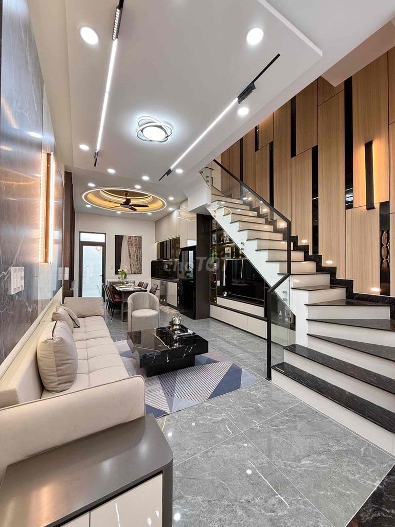 🔥🔥🔥NGỘP BANK CHỈ HƠN 5 TỶ NHÀ 4 TẦNG NỘI THẤT NGAY NGÃ 4 BÌNH PHƯƠ - Ảnh 3