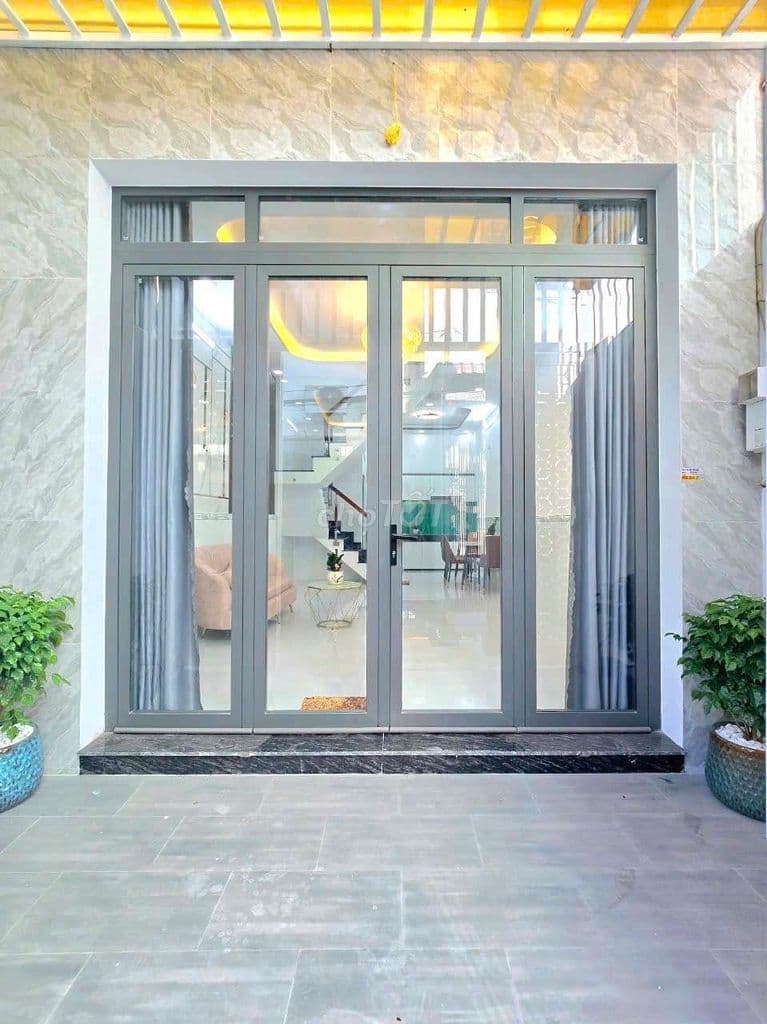 Nhà sổ riêng 4x10m 2 tầng kế bên quận 7 giá 3.8 tỷ - Ảnh 2