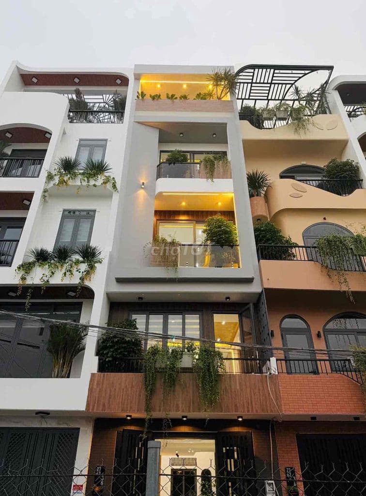 giảm 600.triệu bán nhanh căn nhà sát chợ ba thôn ngã tư ga Q12