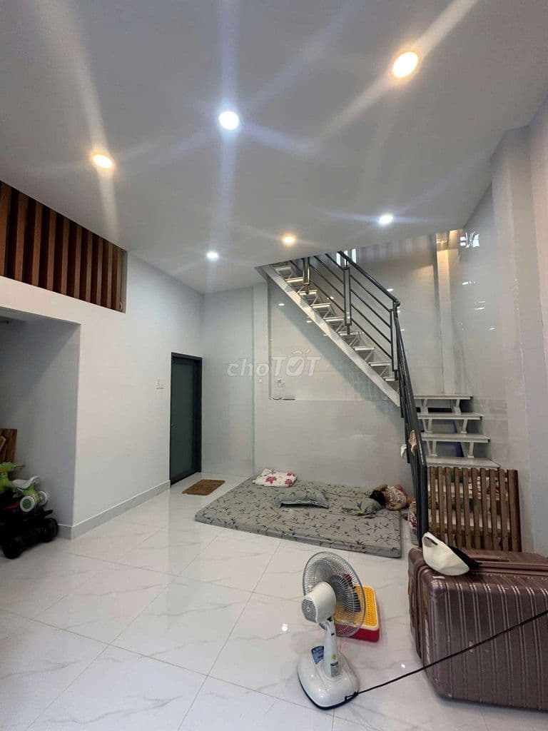 NHÀ MỚI Ở NGAY – GẦN MT NGUYỄN DUY TRINH- 3,X