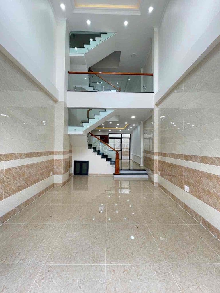 cần bán căn nhà đẹp tâm huyết Sát bên Vạn Phúc City