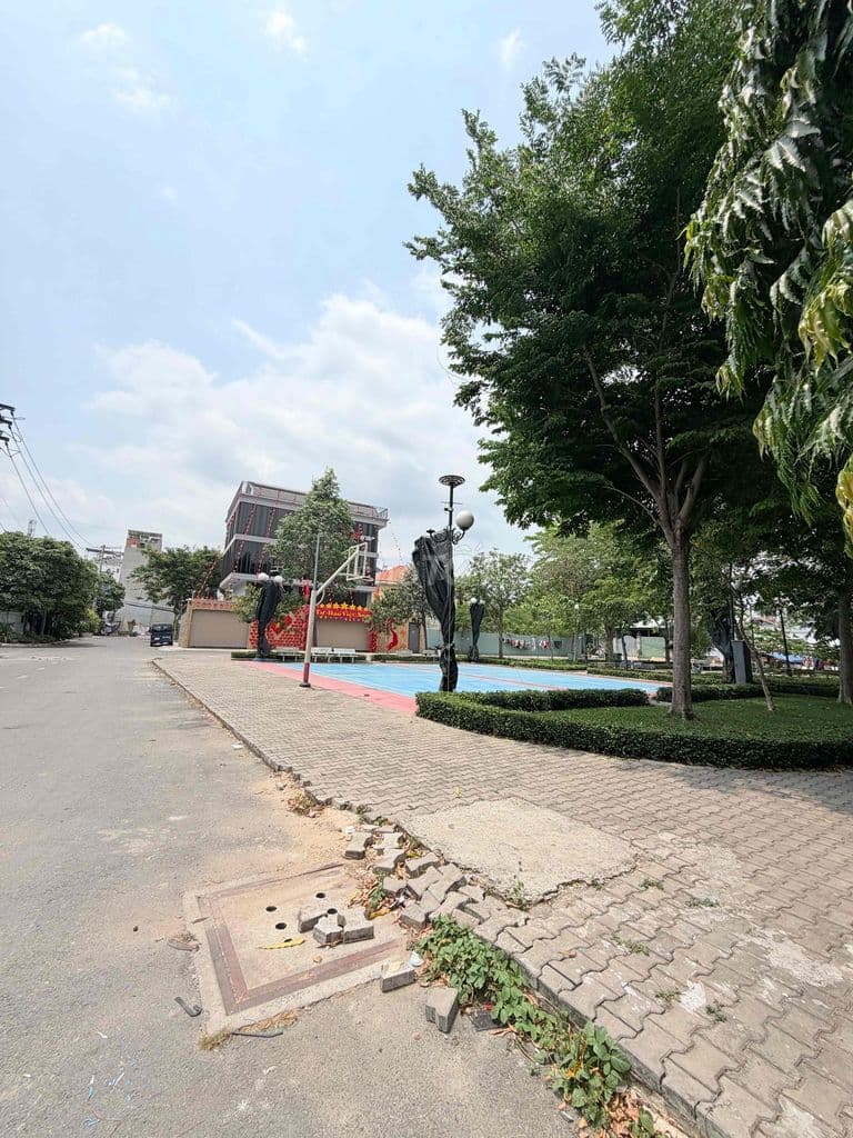 BÁN LÔ BIỆT THỰ 2 MẶT TIỀN Ngay Vạn Phúc ( 15x30) GẦN CÔNG VIÊN - Ảnh 3