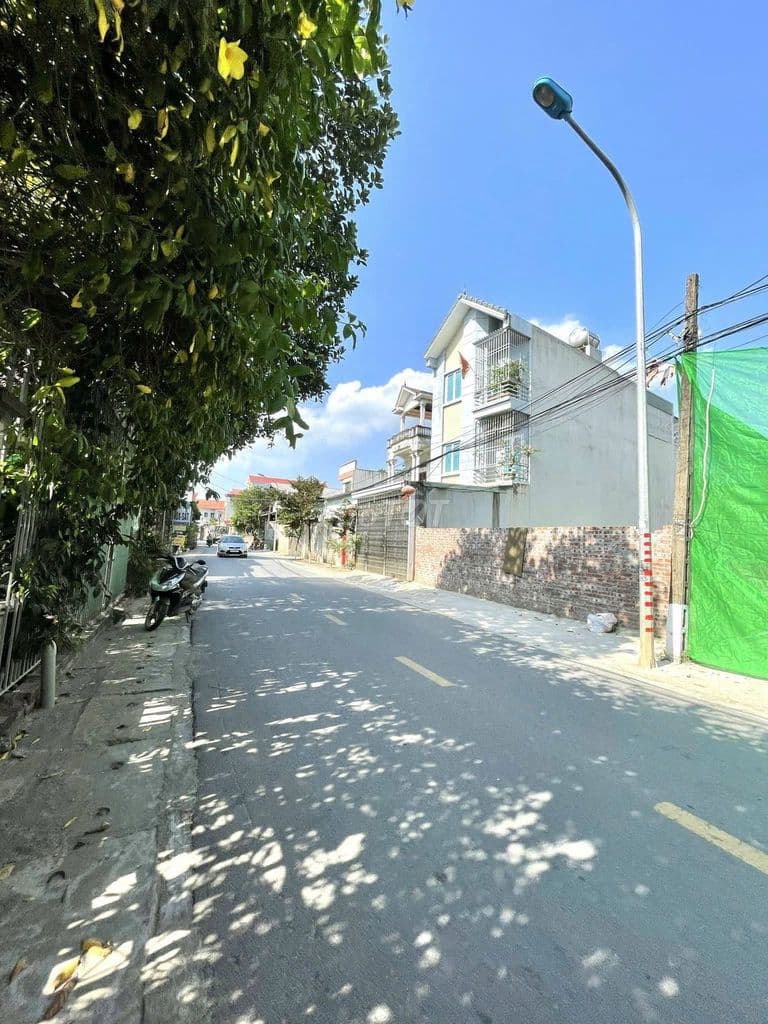 Bán đất Sóc Sơn - Hà Nội, DT 100m2 mặt tiền 8m sổ đỏ full thổ cư, ô tô