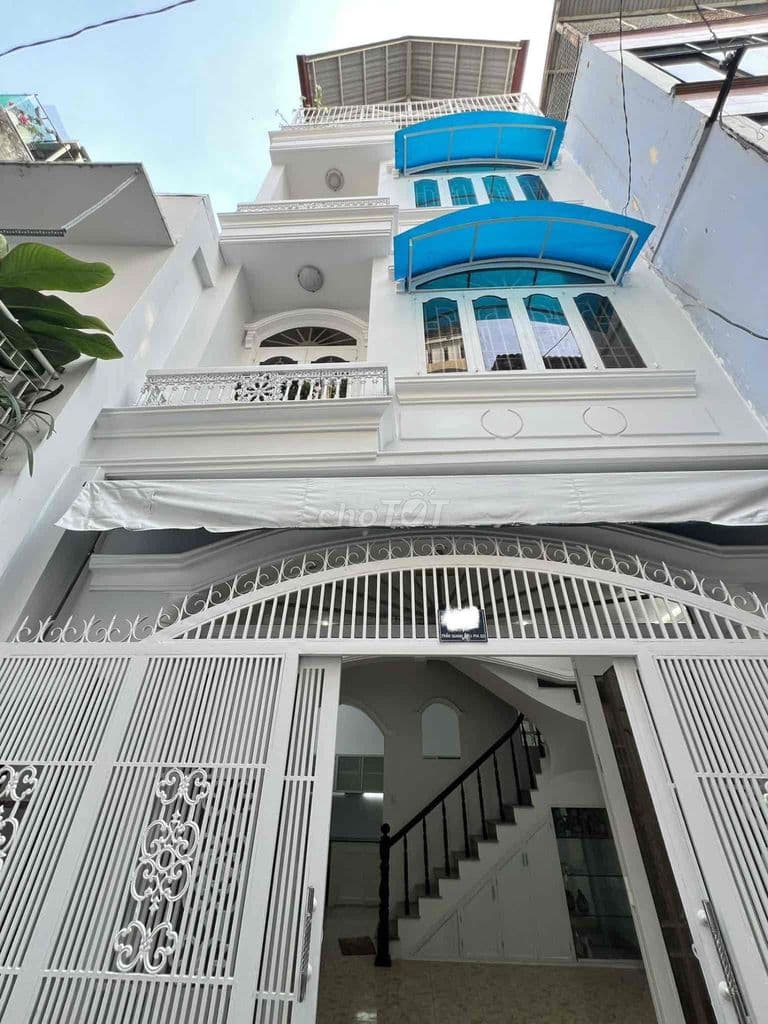 Bán nhà Trần Quang Diệu Quận 3, 36m2(5m x 7.5m) vuông, 4 Tầng