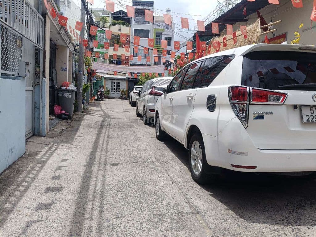 HẺM 6M phan Bội Châu. F2 Bình Thạnh DT:4m,NH,7x17m. KC 5T Giá 13,5 tỷ