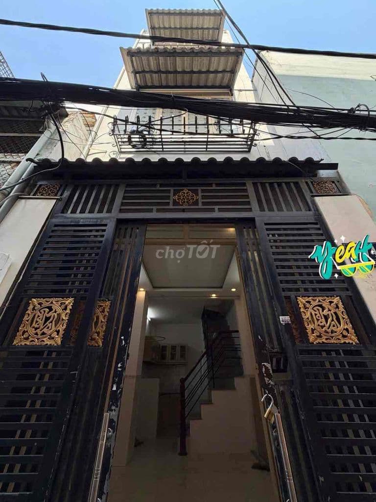 nhà sát hẻm xe hơi gần mặt tiền trung tâm Phú Nhuận