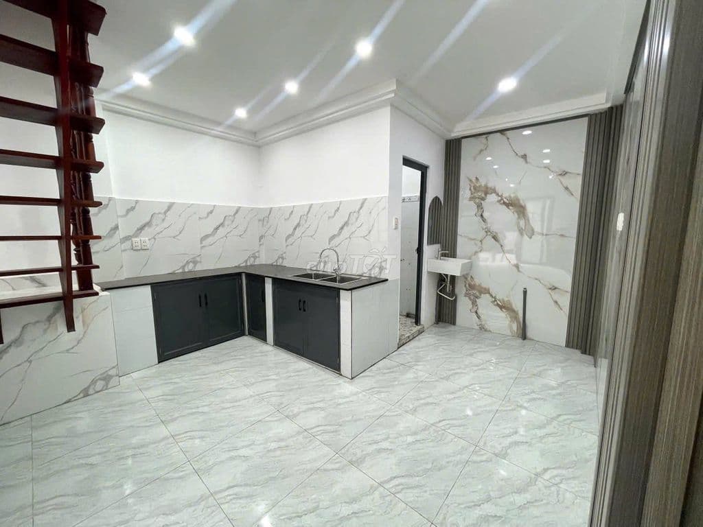 Nhà 2 tầng, hẻm xe hơi 8m, gần chung cư Sơn Kỳ. - Ảnh 2