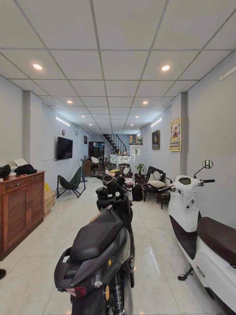 Nhà Gò Vấp 53m2 phường 11 cách chợ đêm 100m