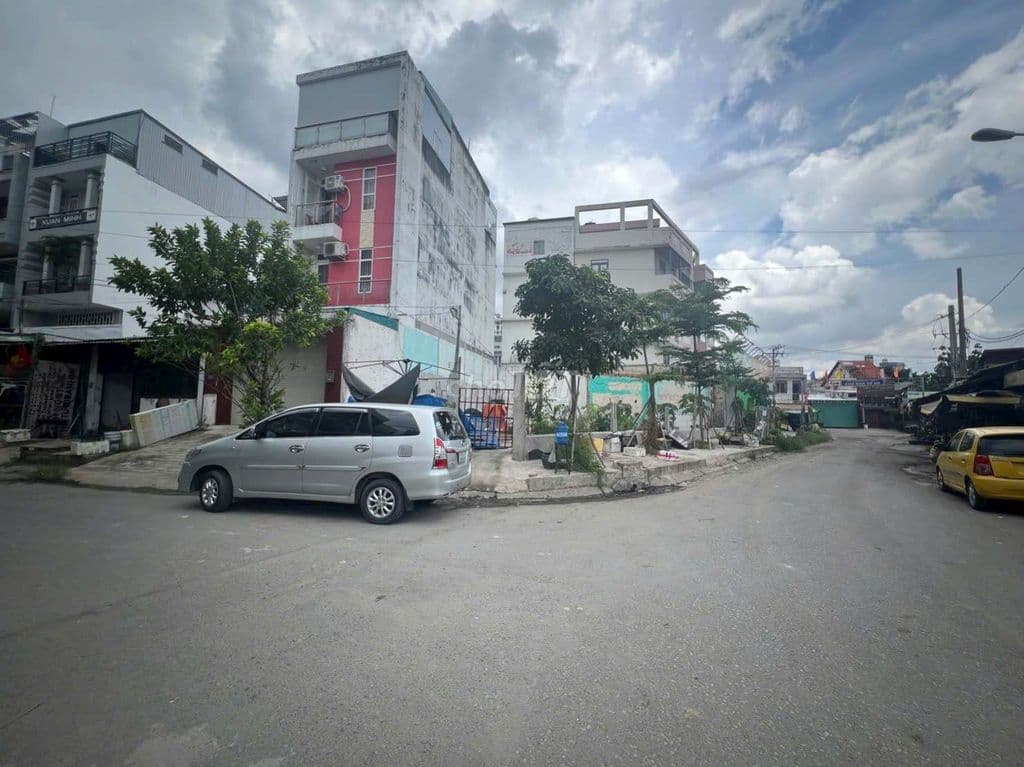 đất mặt tiền hà huy giáp vào